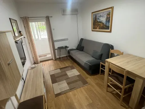 Rent, one bedroom apartment, 38m², Šušanj, Bar - image 2