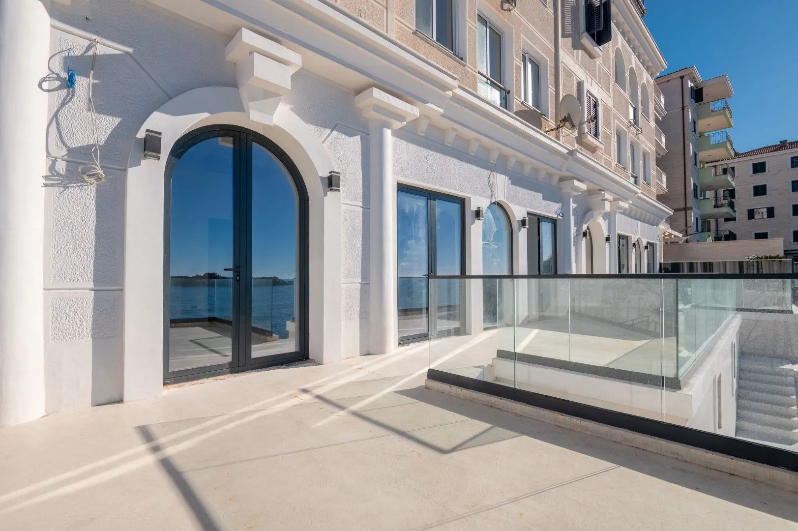 Sale, three bedroom apartment, 222m², Sveti Stefan, Budva