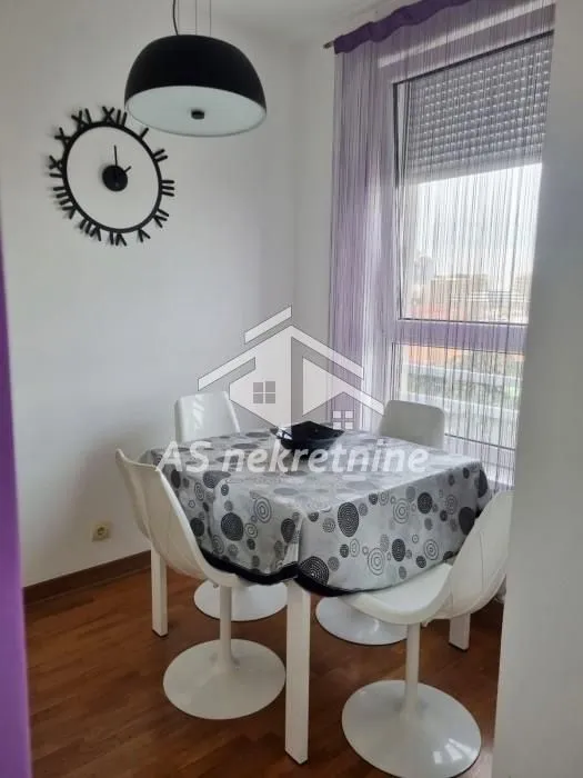 Izdavanje, dvosoban stan, 52m², Novi Beograd Blok 67, Novi Beograd Sve Podlokacije