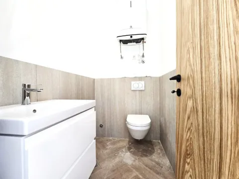 Rent, house, 434m², Farmaci, Podgorica - image 22