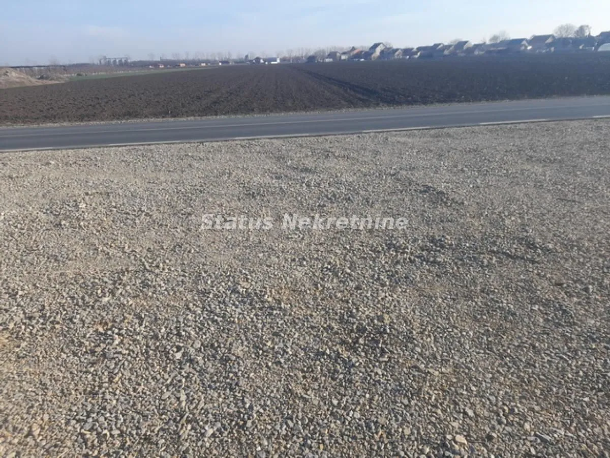 Izdavanje, plac, 2300m², Rumenka, Novi Sad Sve Podlokacije
