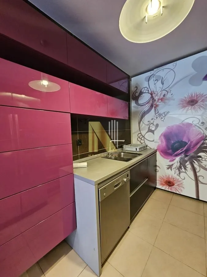 Izdavanje, trosoban stan, 78m², Sajmište, Novi Sad
