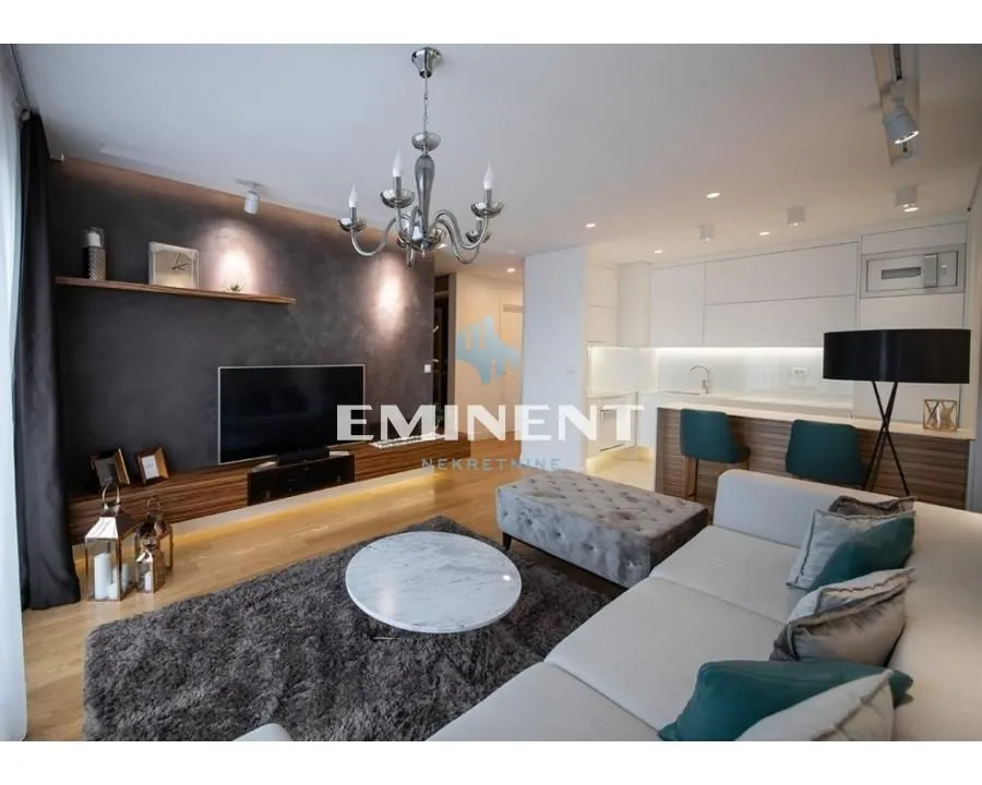 Izdavanje, trosoban stan, 72m², Novi Beograd Sve Podlokacije, Beograd