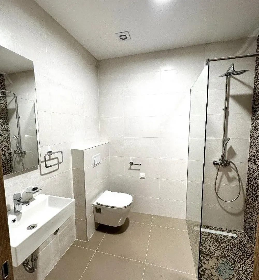 Izdavanje, četvorosoban stan, 127m², Master Kvart, Podgorica
