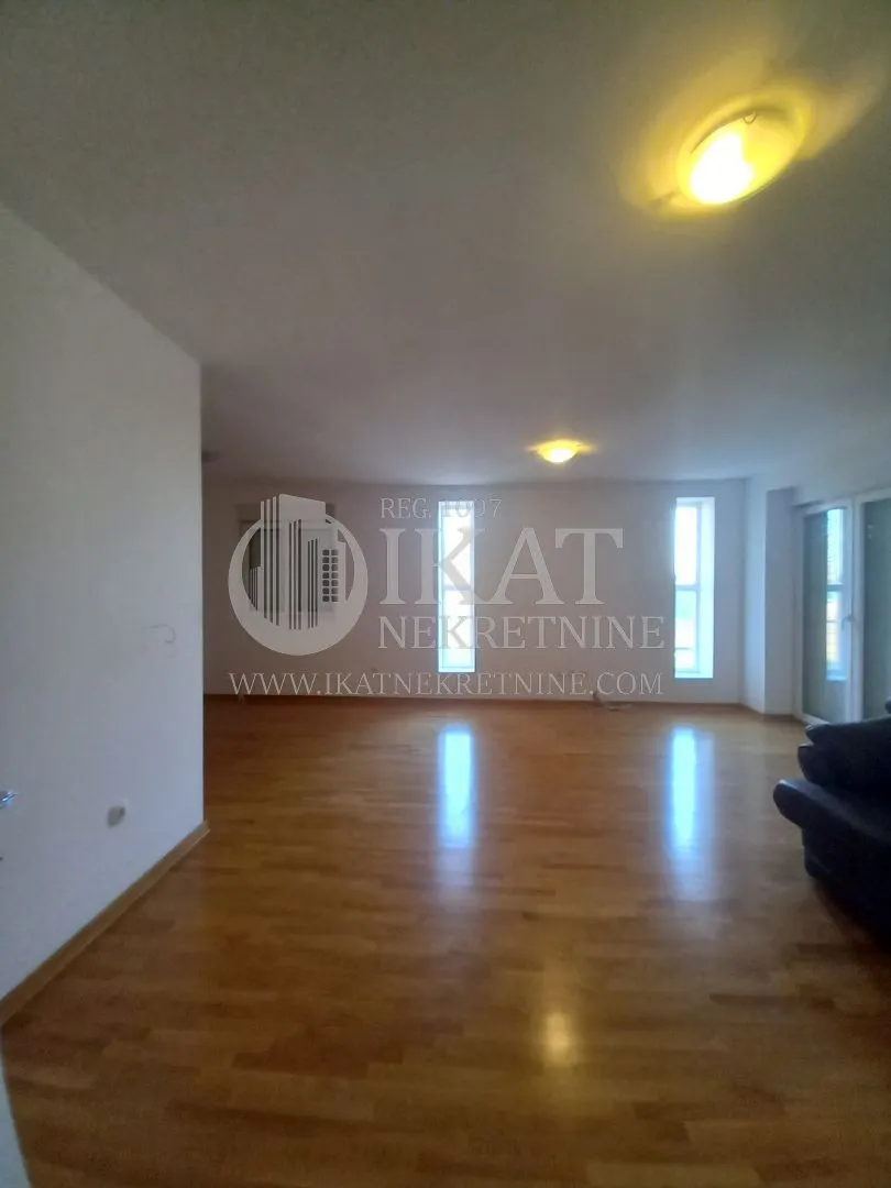 Sale, house, 397m², Petlovo Brdo, Beograd