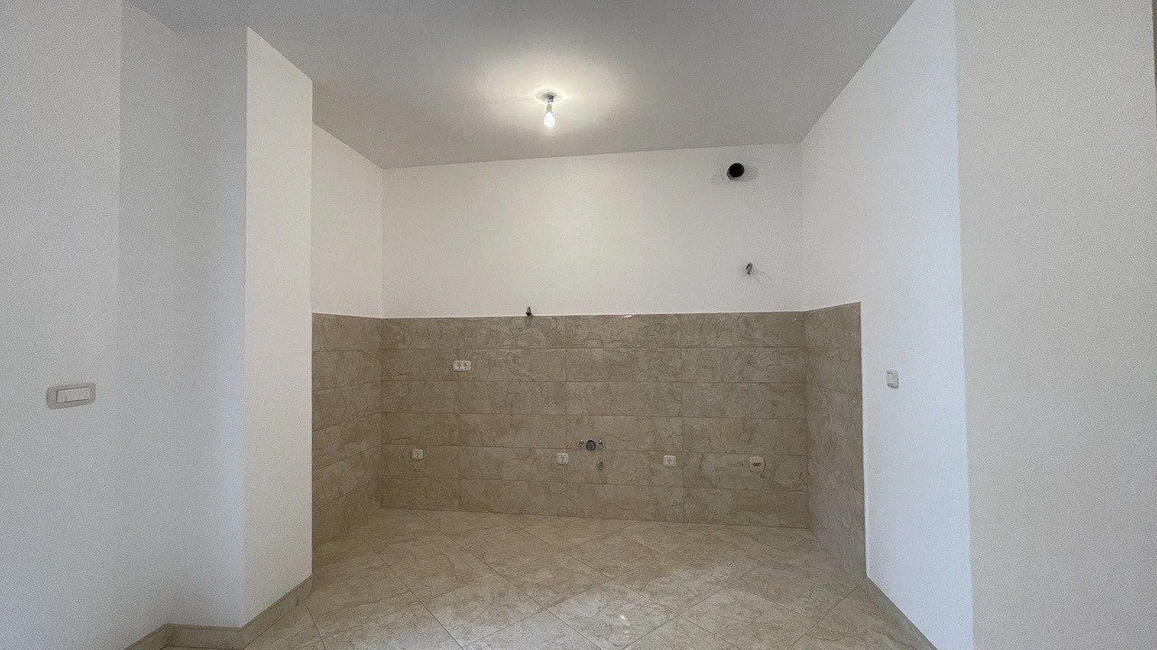 Prodaja, dvosoban stan, 99m², Kamenovo, Budva