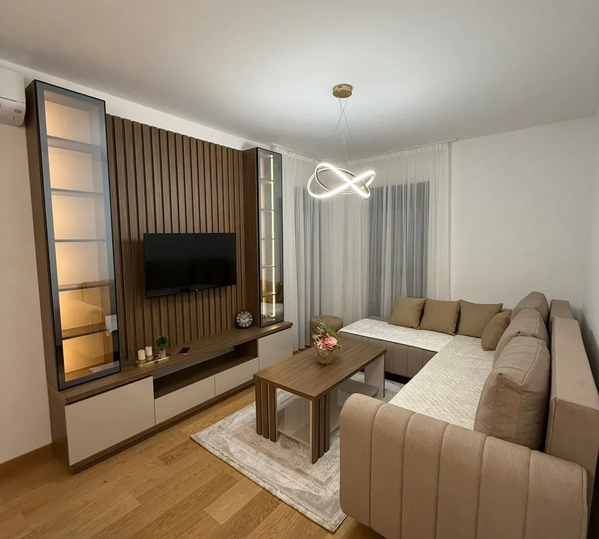 Izdavanje, dvosoban stan, 48m², City Kvart, Podgorica
