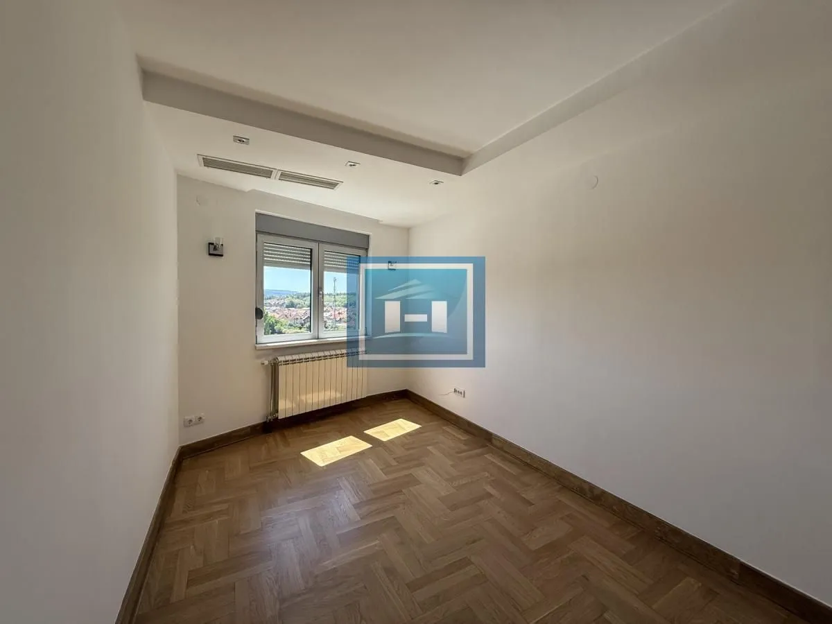 Prodaja, dvosoban stan, 95m², Vašarište, Jagodina