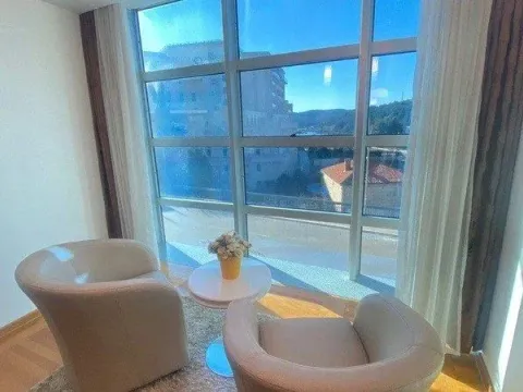 Sale, two bedroom apartment, 83m², Bečići, Budva - image 2