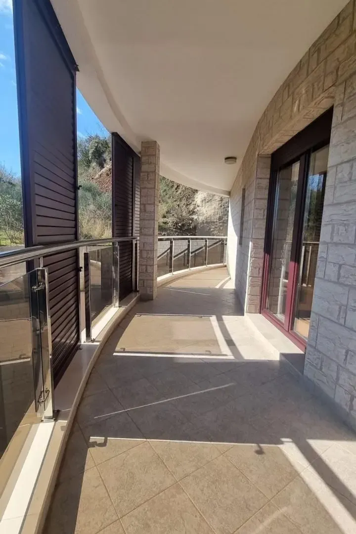 Prodaja, dvosoban stan, 130m², Bečići, Budva