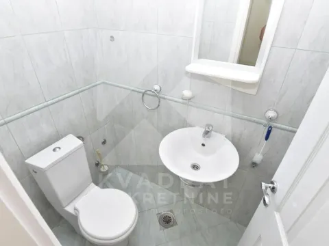 Izdavanje, kuća, 250m², Zagorič, Podgorica - image 25
