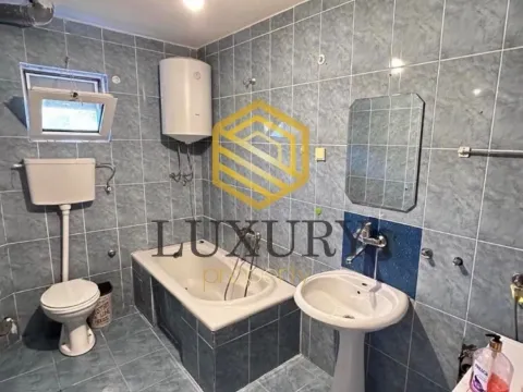 Izdavanje, dvosoban stan, 110m², Tološi, Podgorica - image 3