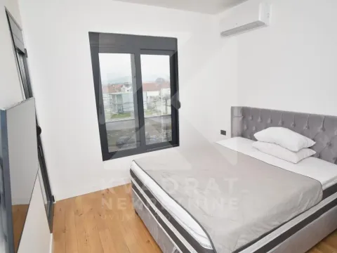 Rent, five bedroom apartment, 180m², Gornja Gorica, Podgorica - image 10