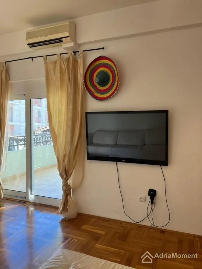Prodaja, jednosoban stan, 65m², Podmaine, Budva