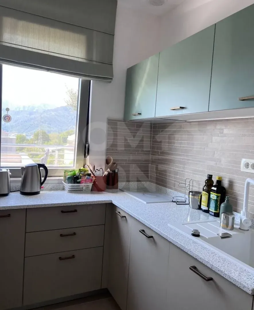 Izdavanje, dvosoban stan, 80m², Tivat, Crna Gora