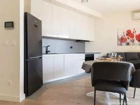 Rent, three bedroom apartment, 68m², Savski Venac, Beograd - image 9