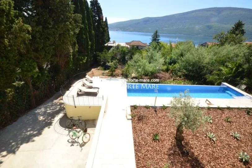 Prodaja, kuća, 184m², Baošići, Herceg Novi