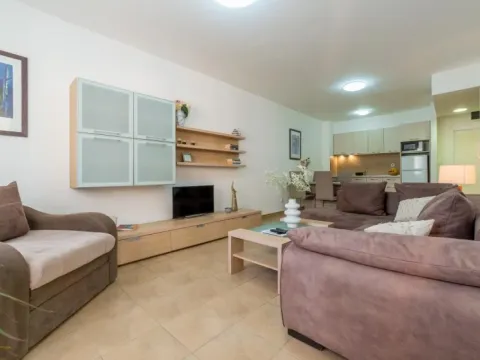 Sale, one bedroom apartment, 54m², Budva, Crna Gora - image 7