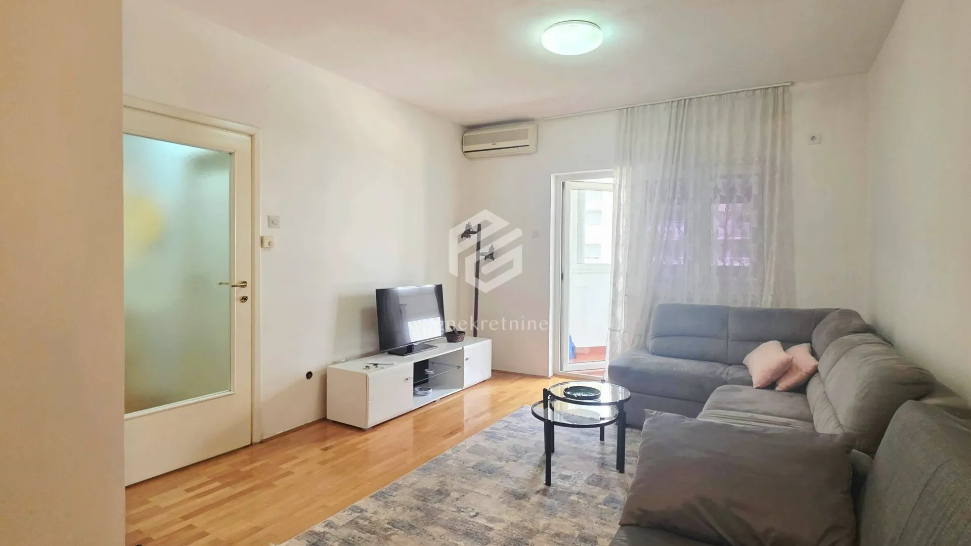 Rent, one bedroom apartment, 40m², Preko Morače, Podgorica