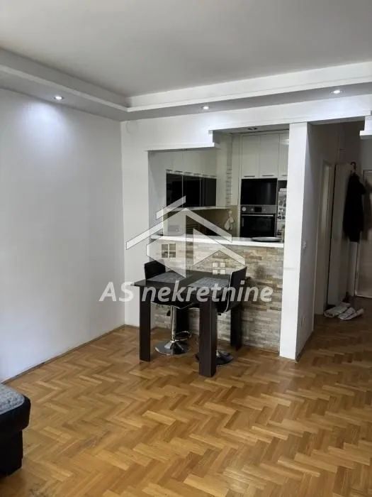 Izdavanje, stan, 42m², Novi Beograd Blok 72, Novi Beograd Sve Podlokacije