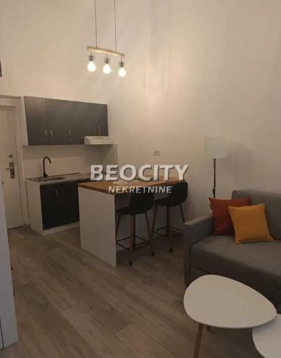 Izdavanje, stan, 28m², Centar, Novi Sad