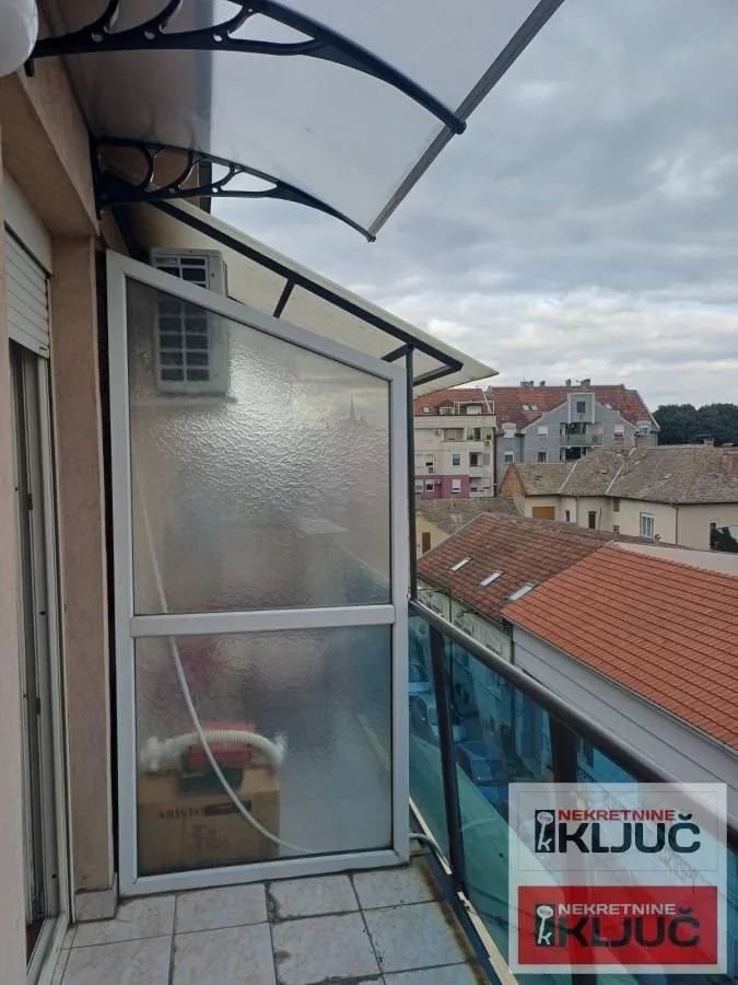 Izdavanje, dvosoban stan, 43m², Centar, Novi Sad