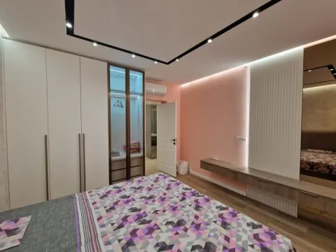 Rent, two bedroom apartment, 72m², Tivat, Crna Gora - image 9