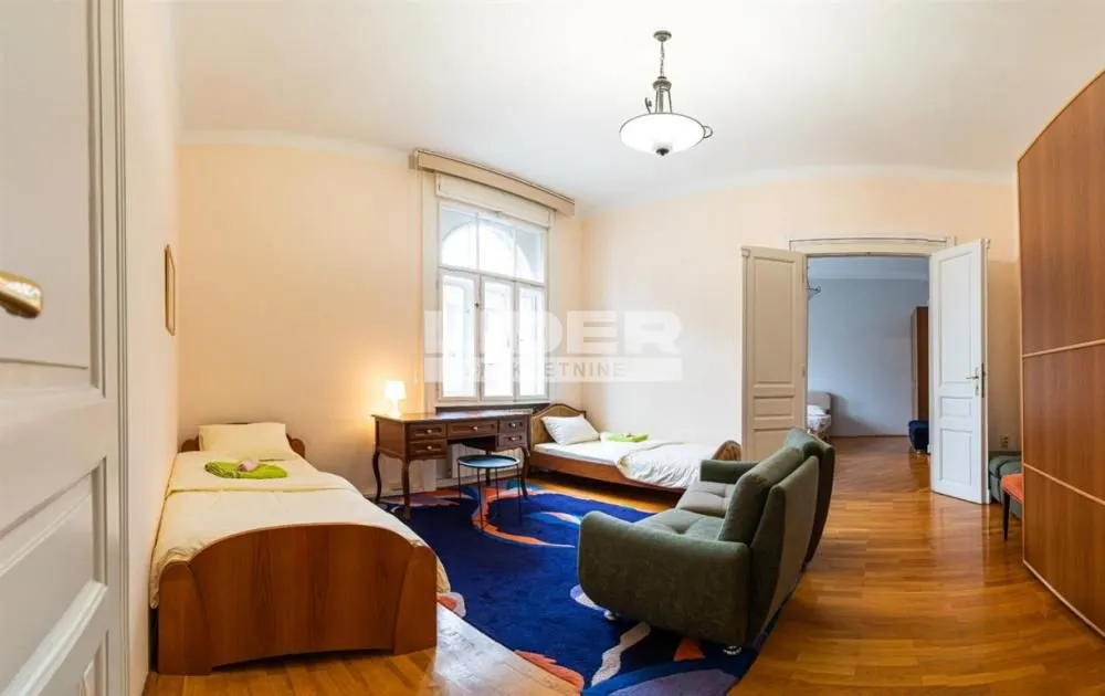 Izdavanje, četvorosoban stan, 160m², Stari Grad, Beograd