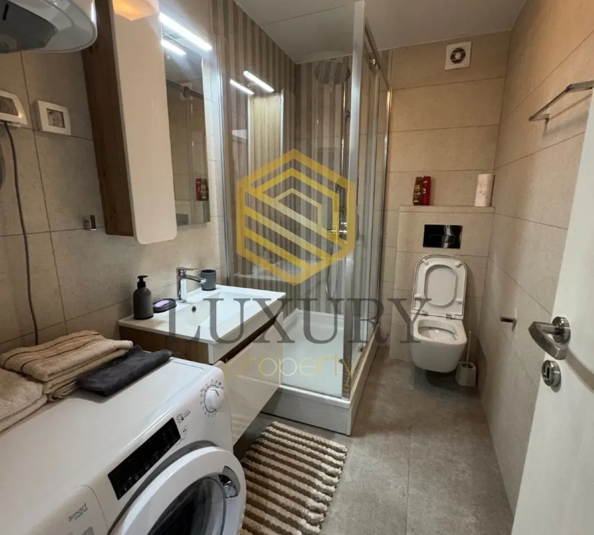 Izdavanje, jednosoban stan, 45m², Centar, Podgorica
