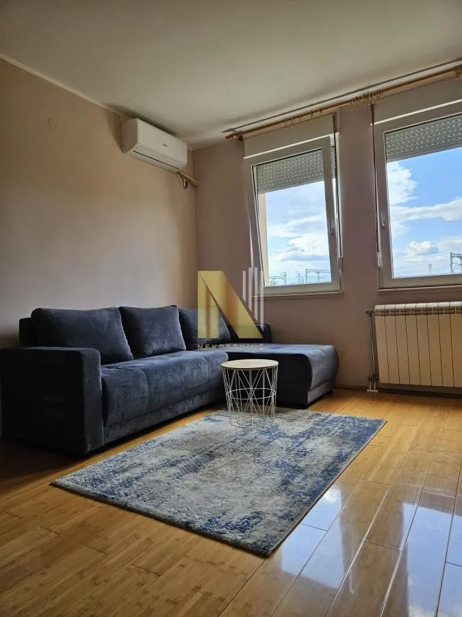 Izdavanje, garsonjera, 25m², Salajka, Novi Sad Sve Podlokacije