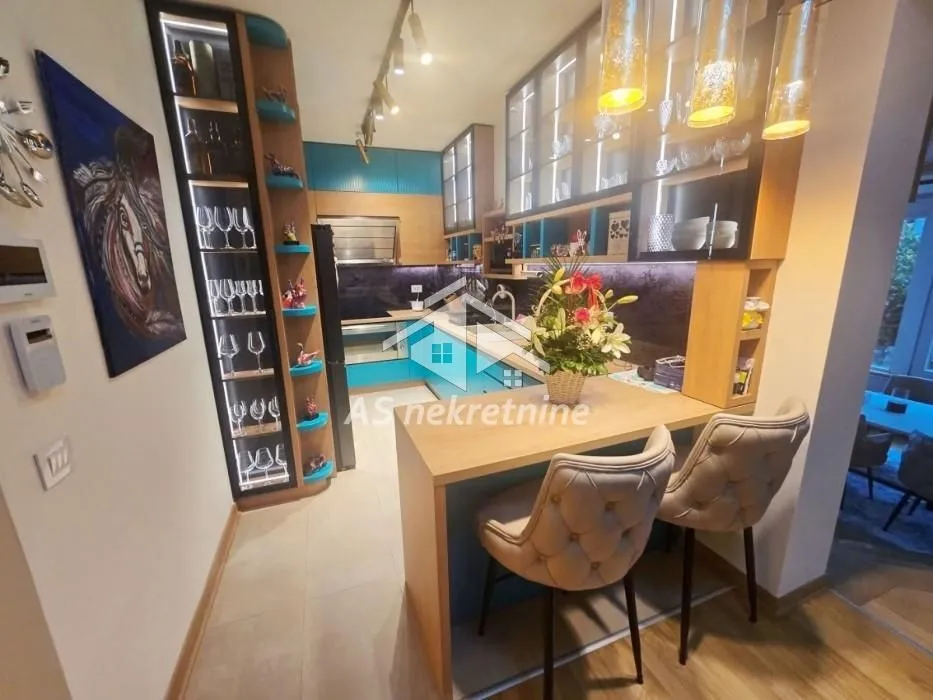 Rent, apartment, 240m², Savski Venac, Beograd