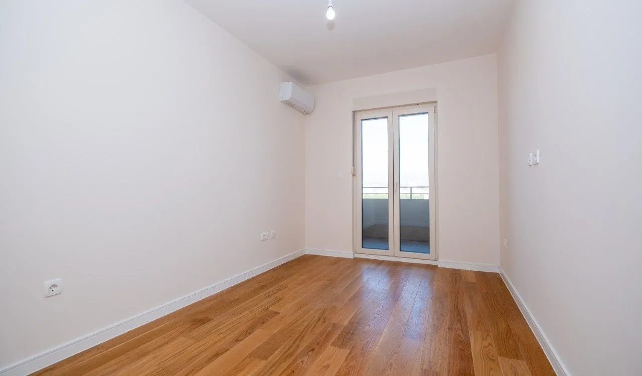 Izdavanje, dvosoban stan, 72m², Central Point, Podgorica