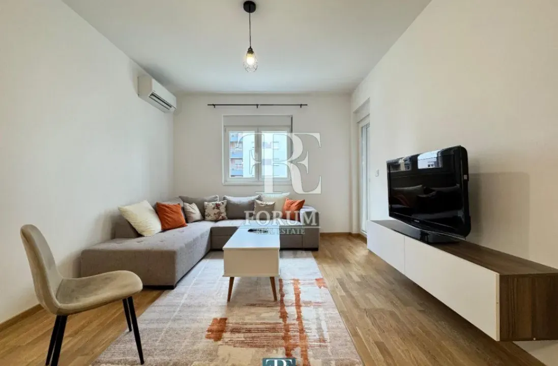 Izdavanje, jednosoban stan, 50m², Stari Aerodrom, Podgorica