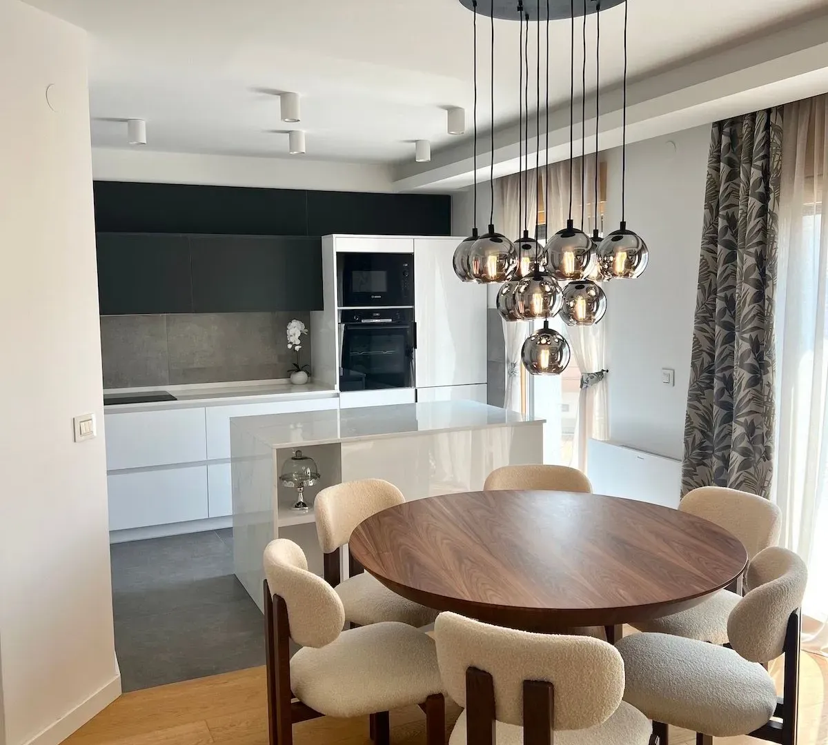 Rent, four bedroom apartment, 205m², Vračar Hram, Vračar Sve Podlokacije