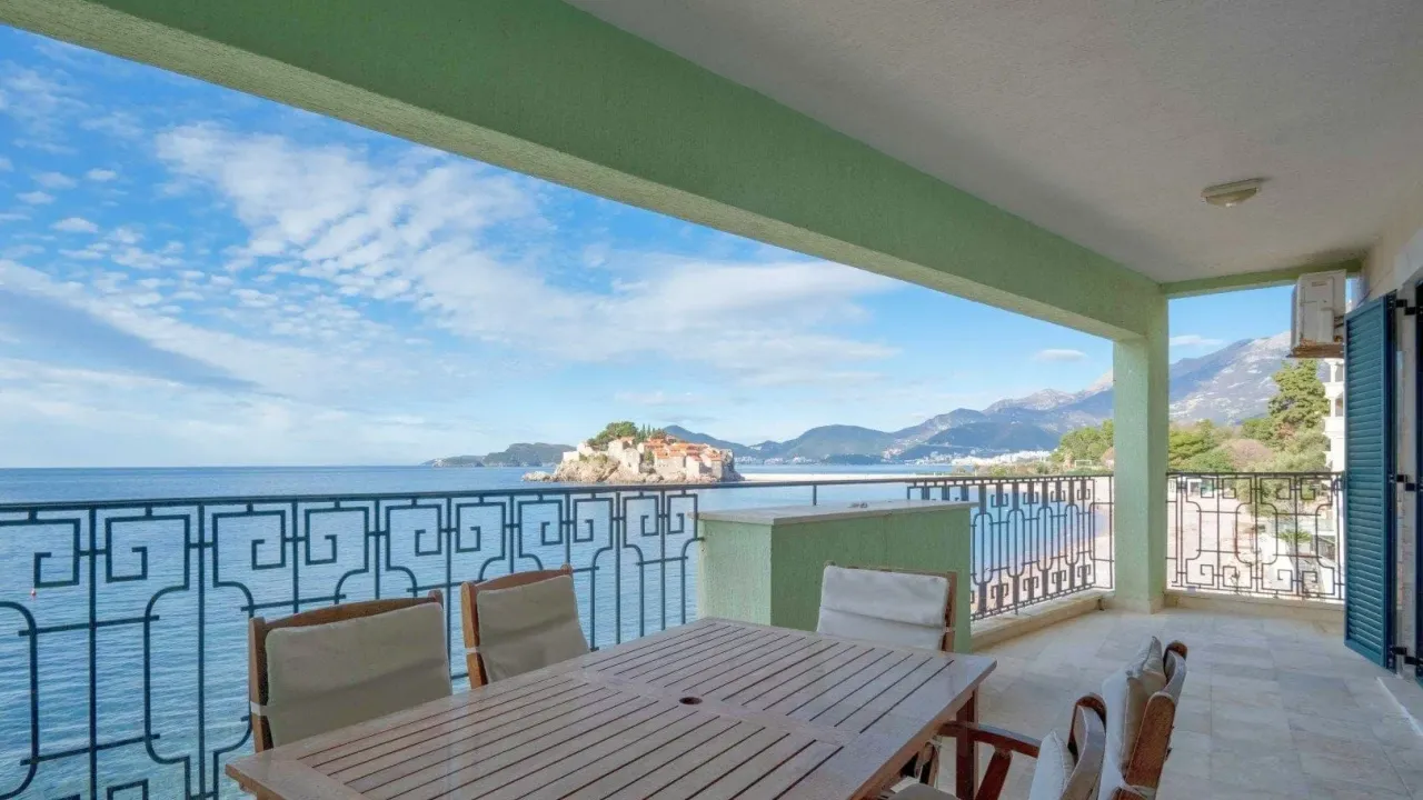 Prodaja, trosoban stan, 87m², Sveti Stefan, Budva