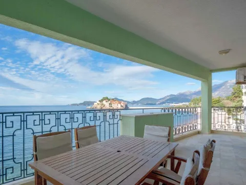Sale, three bedroom apartment, 87m², Sveti Stefan, Budva
