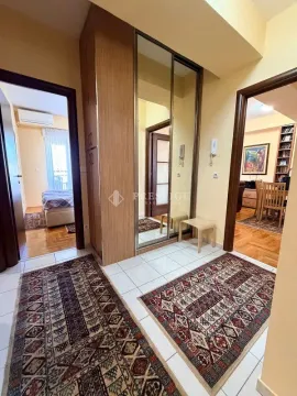 Rent, two bedroom apartment, 75m², City Kvart, Podgorica - image 10