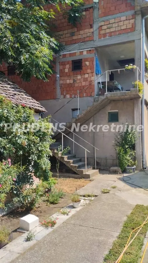 Sale, house, 300m², Dobanovci, Surčin