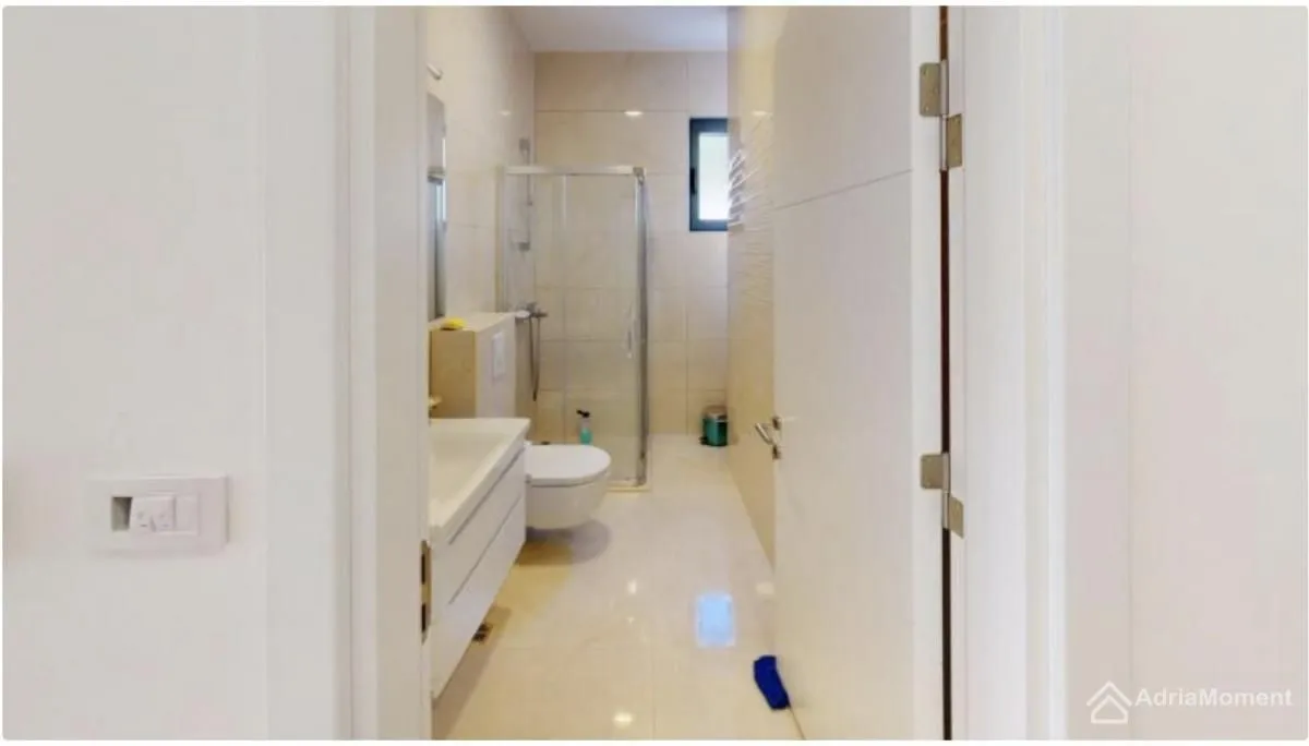Rent, two bedroom apartment, 75m², Kalimanj, Tivat