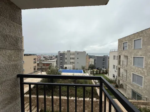 Prodaja, trosoban stan, 90m2, Tivat