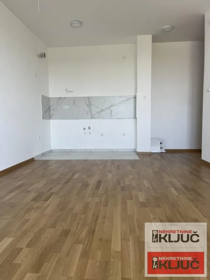 Prodaja, trosoban stan, 62m², Bulevar patrijarha Pavla, Novi Sad Sve Podlokacije
