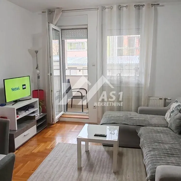 Izdavanje, jednosoban stan, 38m², Grbavica, Novi Sad Sve Podlokacije