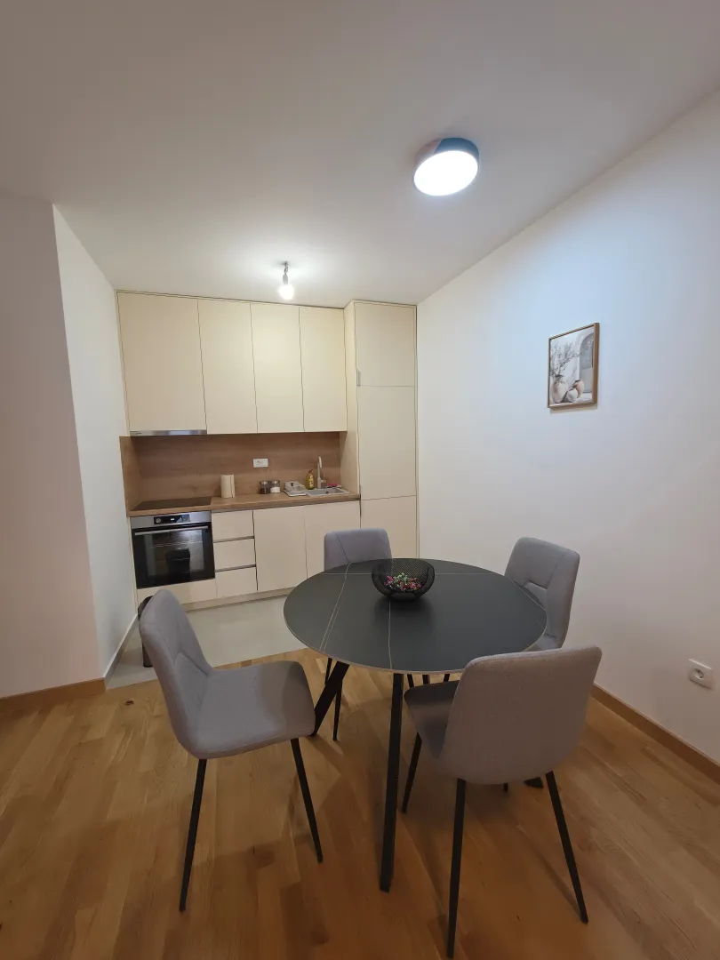 Izdavanje, jednosoban stan, 41m², Tološi, Podgorica