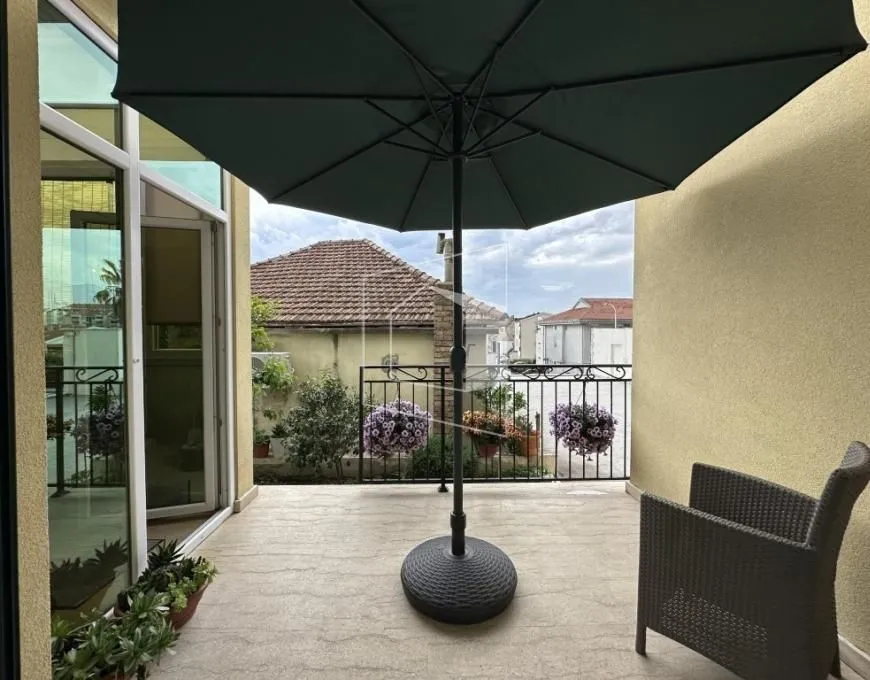 Prodaja, jednosoban stan, 54m2, Kalimanj, Tivat