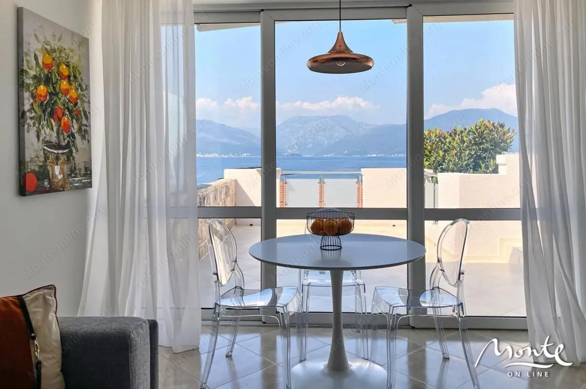 Prodaja, dvosoban stan, 120m², Krašići, Tivat