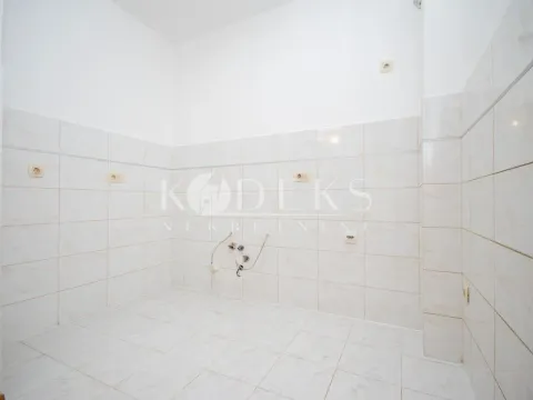 Izdavanje, jednosoban stan, 50m², Pobrežje, Podgorica - image 3