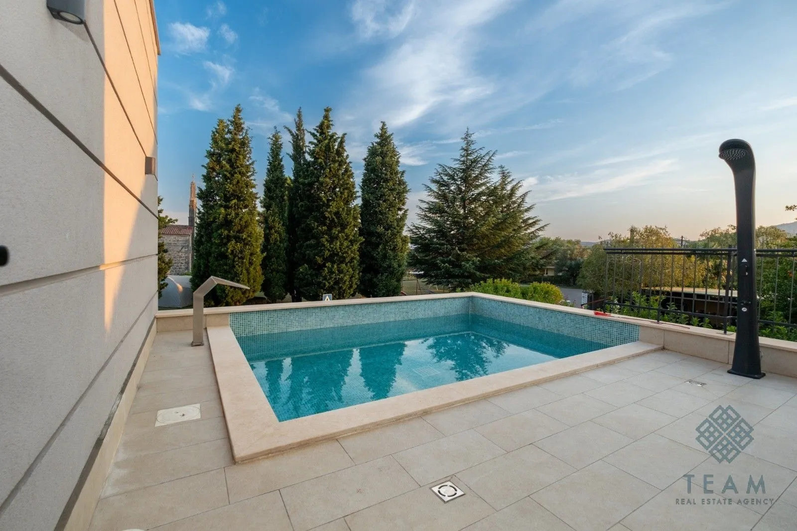 Rent, house, 180m², Gornja Gorica, Podgorica