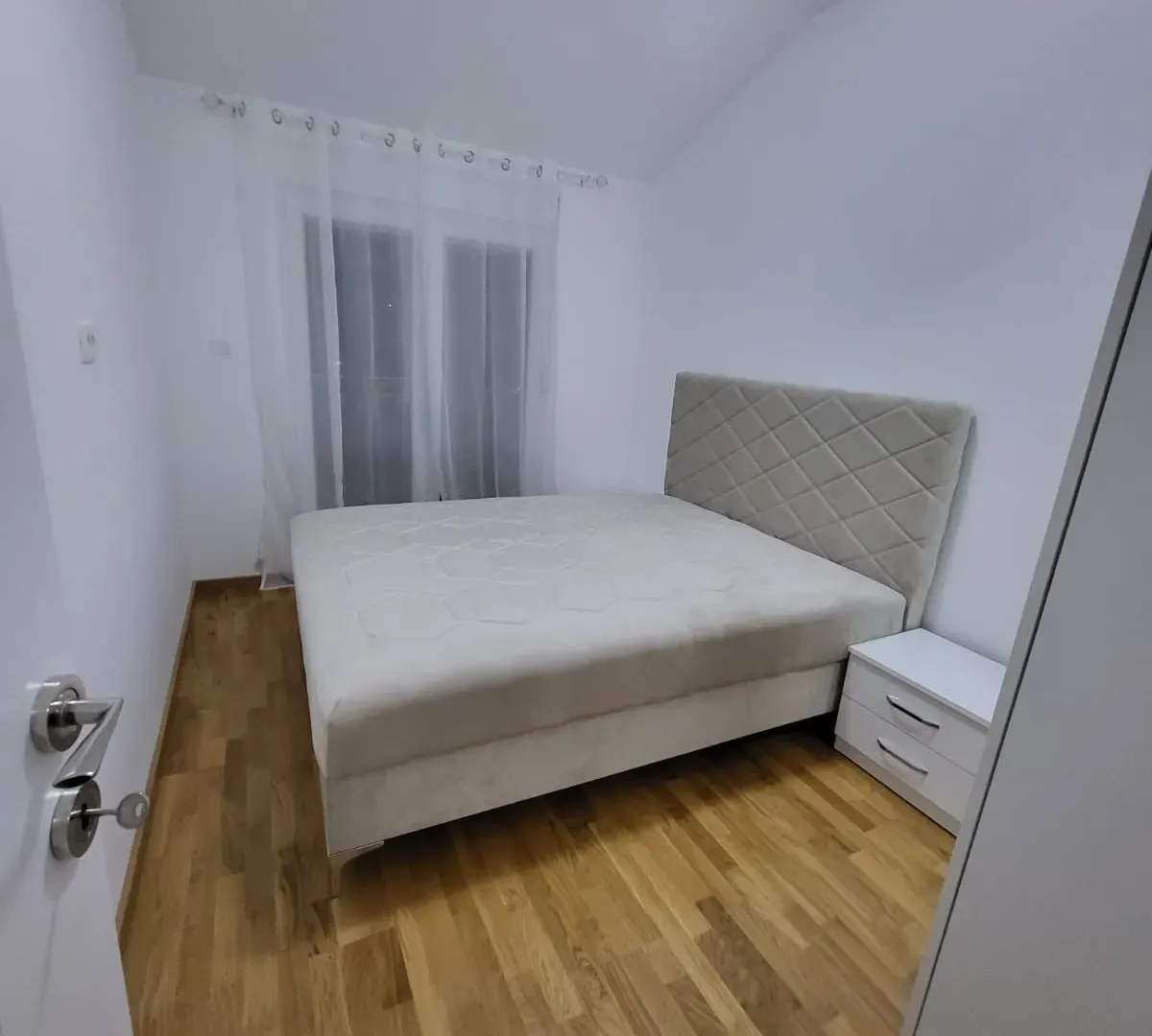 Izdavanje, jednosoban stan, 42m², Zagorič, Podgorica