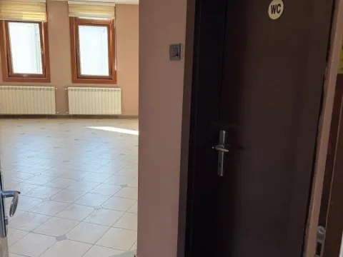 Izdavanje, poslovni prostor, 27m², Centar, Kragujevac - image 4