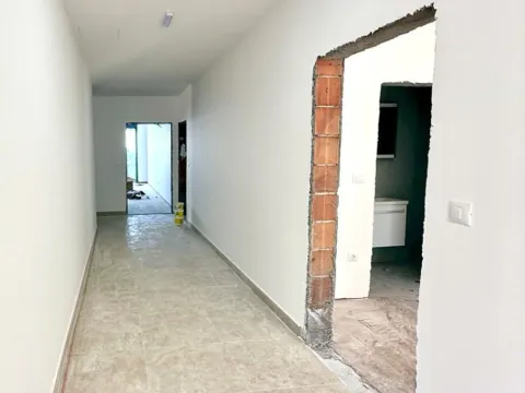 Sale, studio apartment, 26m², Sutomore, Bar - image 10